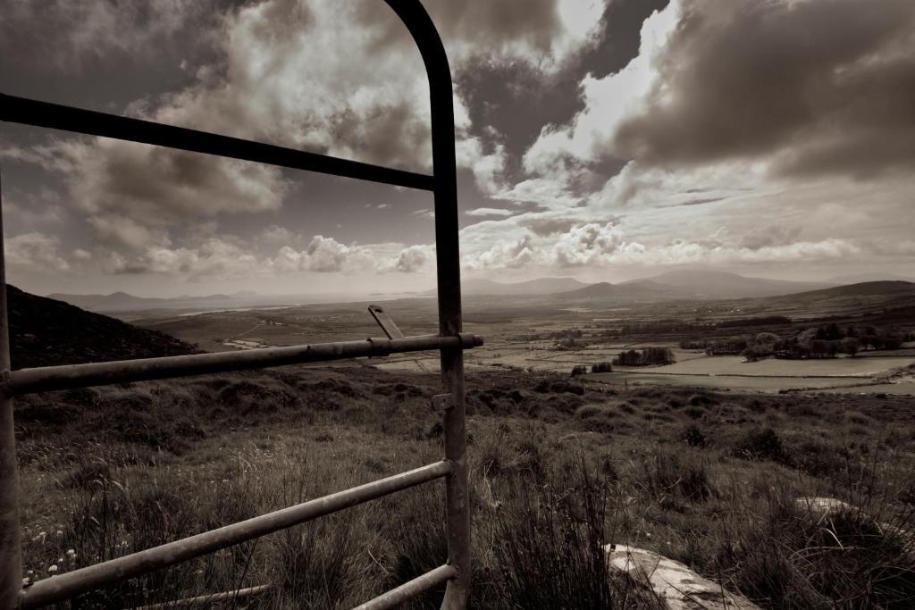 Strand'S End House Rooms Only, No Breakfast Served Cahersiveen Esterno foto