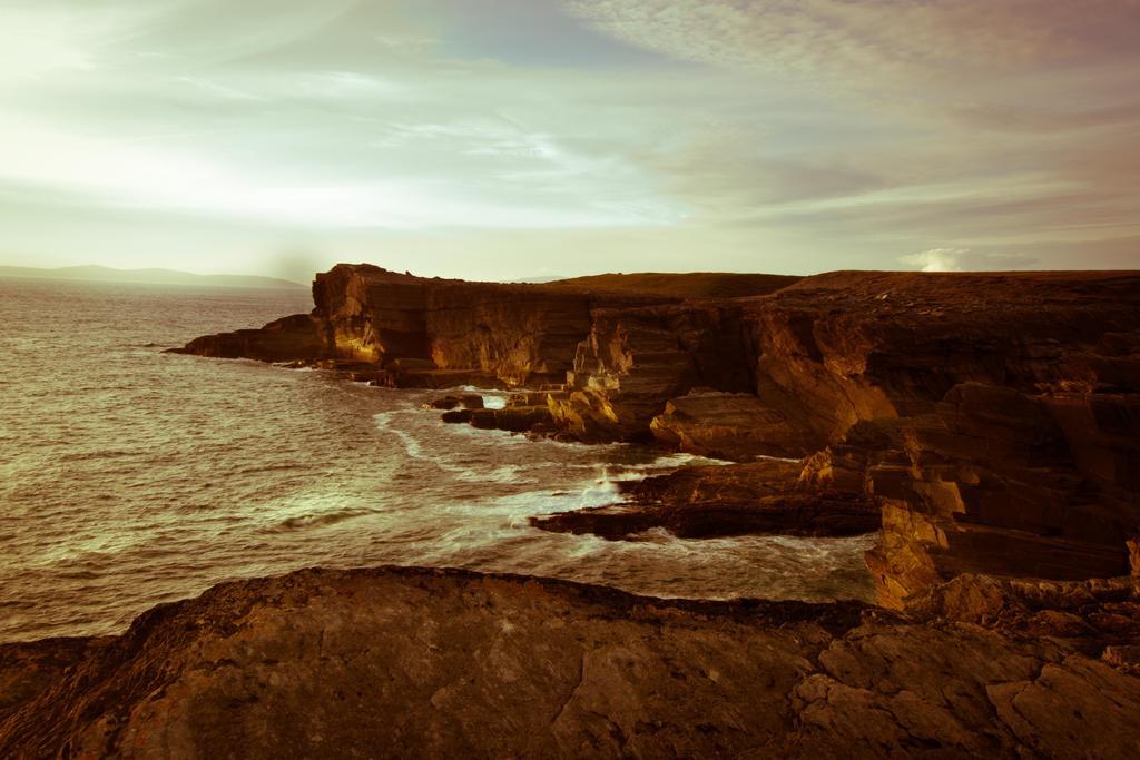 Strand'S End House Rooms Only, No Breakfast Served Cahersiveen Esterno foto