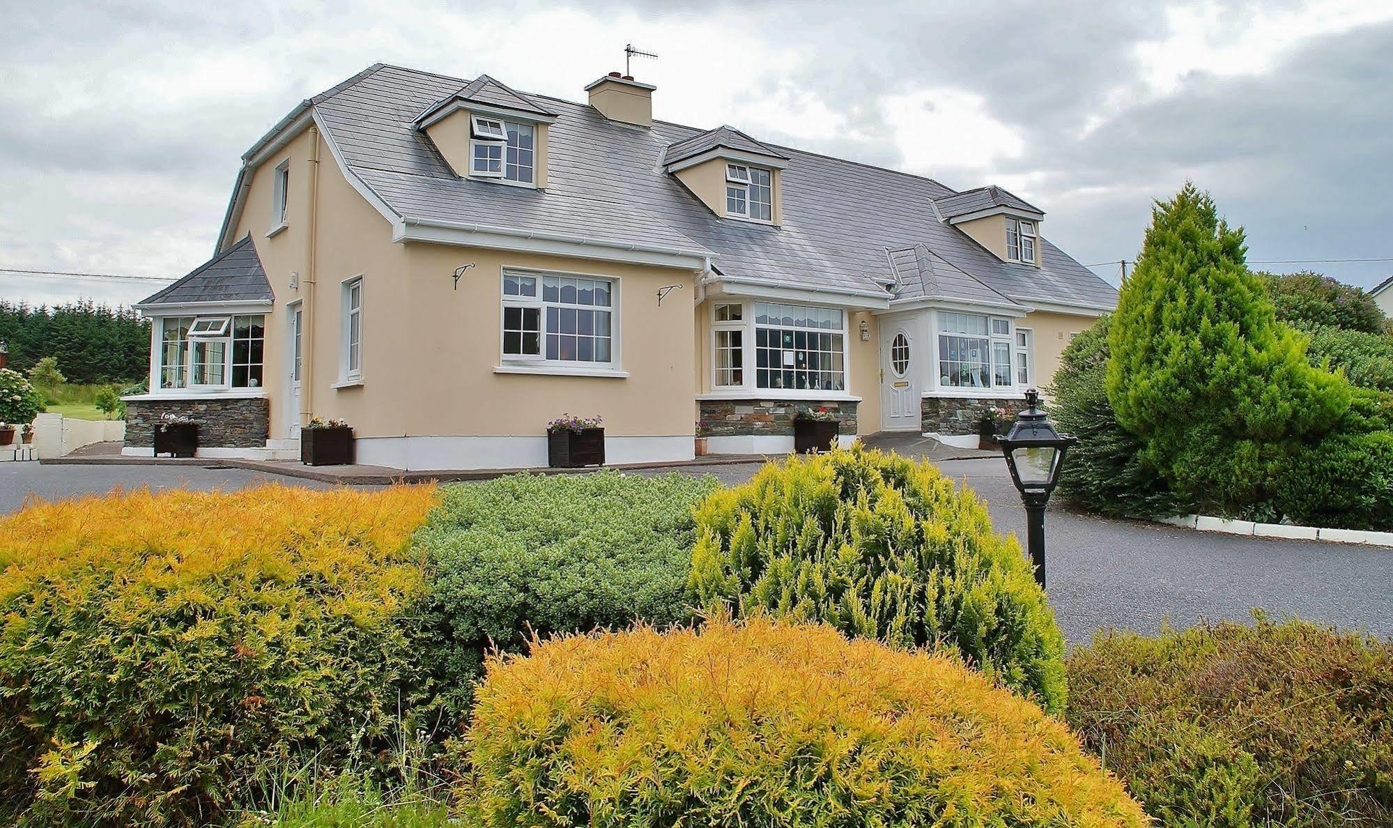 Strand'S End House Rooms Only, No Breakfast Served Cahersiveen Esterno foto